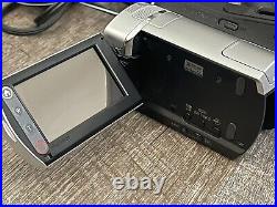 SONY DCR-SR46 Handycam Digital Video Camera / Camcorder 40x / 40GB with Charger
