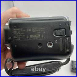 SONY DCR-SR82 Handycam Digital Video Camera / Camcorder 60GB with Battery Tested