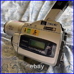 SONY DCR-TRV720 Digital 8 Video Camera Recorder Camcorder READ DESCRIPTION