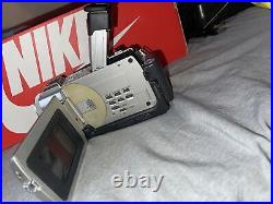 Sony Carl-Zeiss vario-sonnar 120x digital zoom DCR-TRV8 Mini DV Camcorder
