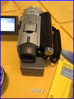 Sony DCR SR 100 Handycam Digital Video Camcorder