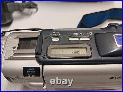 Sony DCR-TRV17 Digital Handicam Video Camera Mini DV Handheld withRemote Bundle