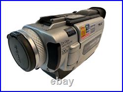 Sony DCR-TRV17 Digital Handicam Video Camera miniDV Silver Handheld Very Good