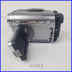 Sony DCR-TRV480 Camcorder Digital Hi-8 Video Camera Black/Silver with Charger