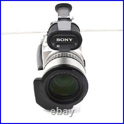Sony DCR-VX2000 Camcorder 3CCD Mini DV Digital Video Camera Playback Used