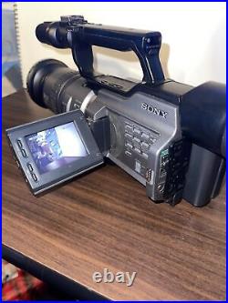 Sony DCR-VX2100 Camcorder Lot Read description