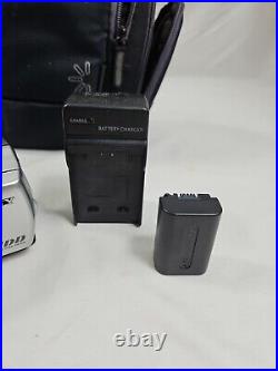 Sony HandyCam DCR-SR47 60GB HDD Digital Video Camera WCharger, USB Cable And Bag