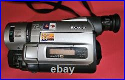 Sony Handycam CCD-TRV85 Hi8 XR, 72x Digital Zoom Includes 2 Batteries & Charger