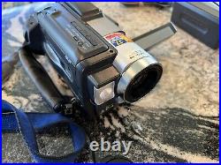 Sony Handycam CCD-TRV98 NightShot 560x Digital Zoom Hi8 Camcorder with Case