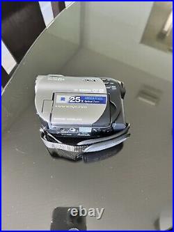 Sony Handycam DCR-DVD308 Digital Video Camcorder with Charger & Battery TESTED