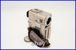 Sony Handycam DCR-PC1 Mini DV Camcorder Carl Zeiss 120x Digital Zoom Japan Works