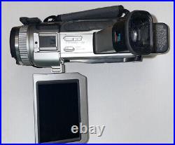 Sony Handycam DCR-TRV20 Digital Video Camcorder miniDV Super Night Shot Bundle