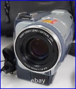 Sony Handycam DCR-TRV230 Digital 8 Camcorder 25xOptical 700xDigital Bundle WORKS