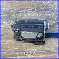 Sony Handycam DCR-TRV330 Silver/Gray 2.5 LCD Screen 700x Digital Zoom Camcorder