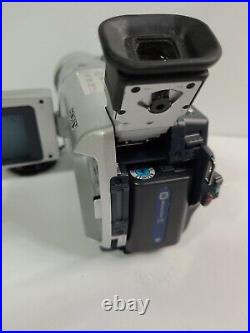 Sony Handycam DCR-TRV740 Digital-8 Camcorder