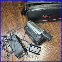 Sony Handycam Video 8 CCD-TR96 NTSC 30x Digital Zoom Tested /Charger/Case Tape