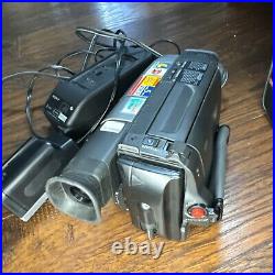 Sony Handycam Video 8 CCD-TR96 NTSC 30x Digital Zoom Tested /Charger/Case Tape