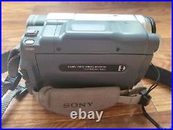 Vintage Tested Sony Handycam DCR-TRV260 Camcorder Nightshot Digital 8